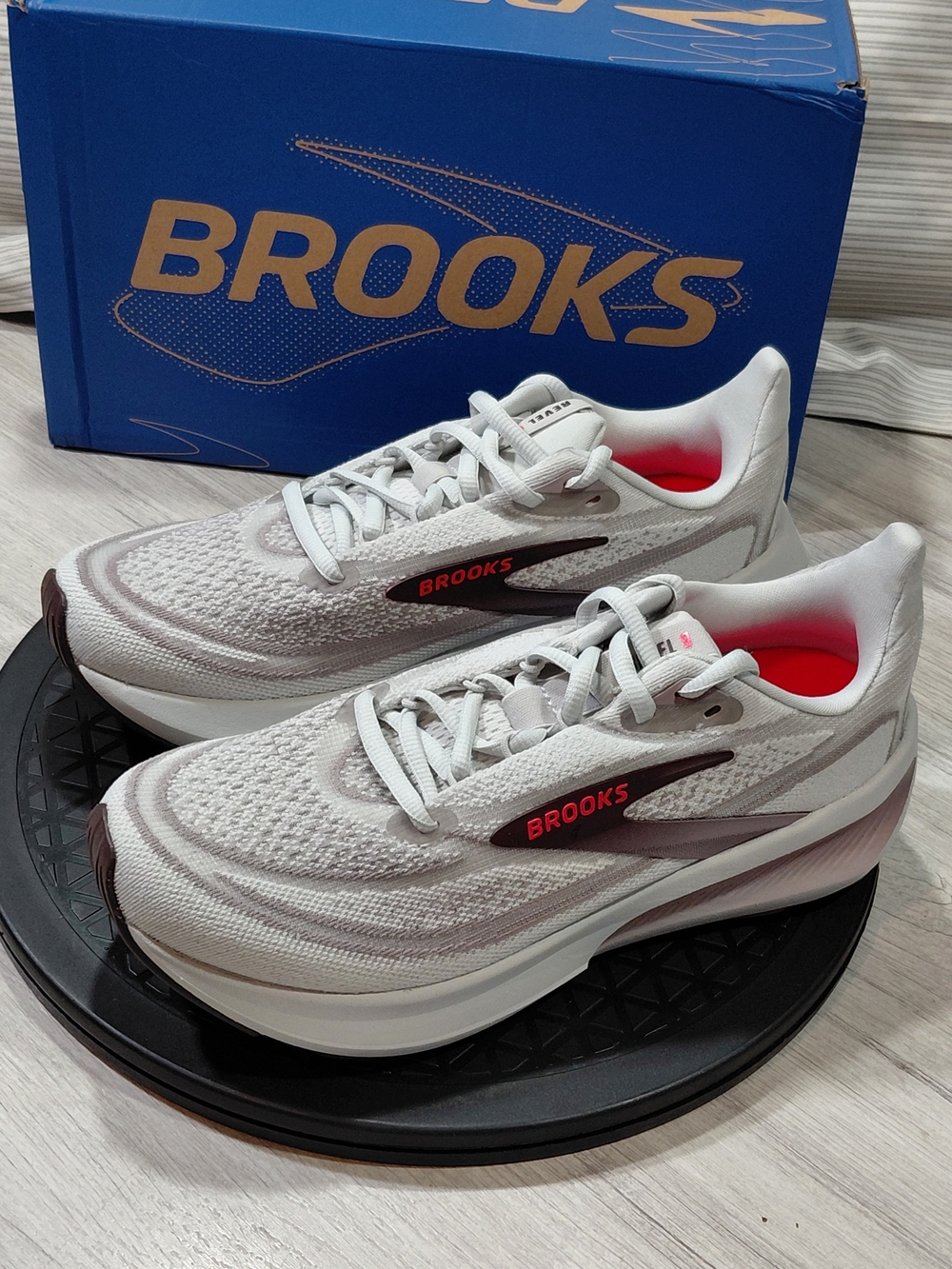 NEW Brooks Womens Revel 9 Running Shoes Grey/Rose/Raisin SIZE 7 Medium